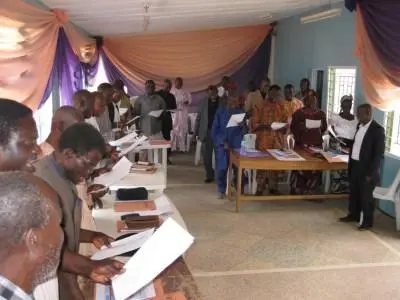 Reviewers mwa po lè kɨ̀ Kɨ̄m Ngas par pus kangke  mɨ̀ 2015